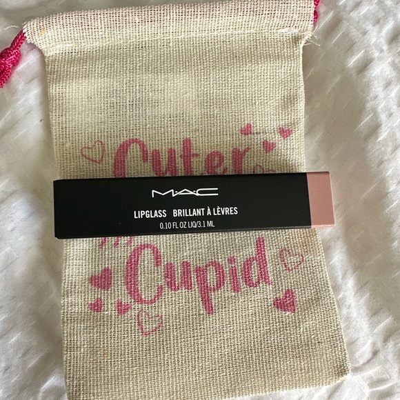 MAC Cosmetics Oyster Girl Lipglass #7 - Picture 8 of 16